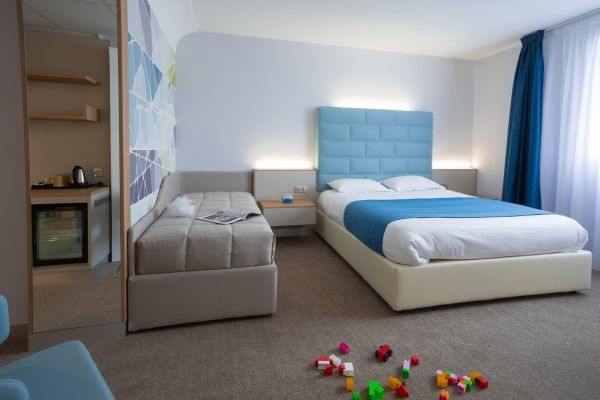 SEJOUR AU FUTUROSCOPE POUR 2 ADULTES ET 1 ENFANT