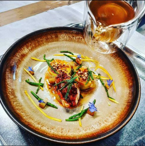 Menu Gastronomique du déjeuner avec 3 verres de vin et une boisson chaude