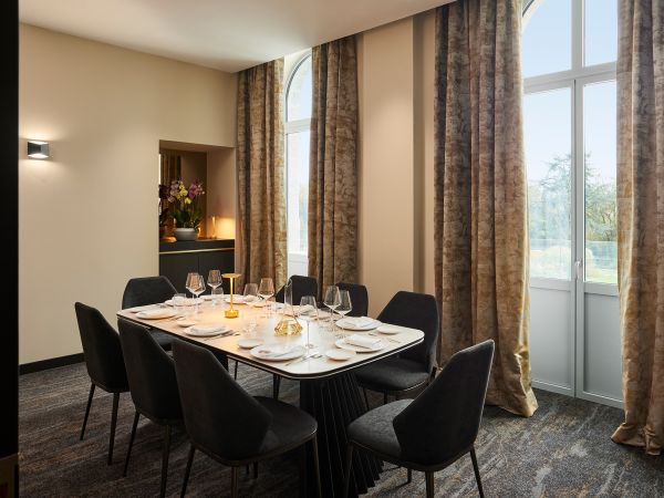 Table épicurienne avec plaisir oenologique